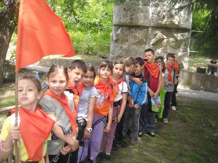 Сървайвър Ксилифор 2013