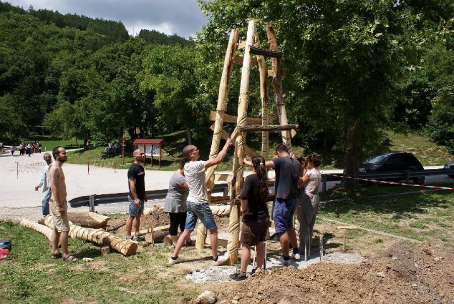 Баба Яга кани всички на нова къща в Ксилифор