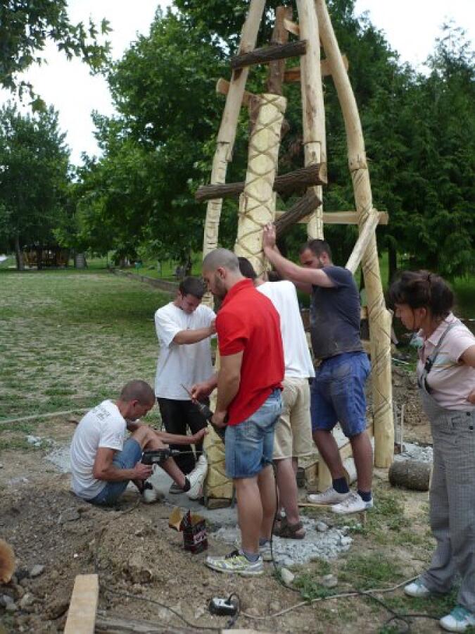 Баба Яга кани всички на нова къща в Ксилифор