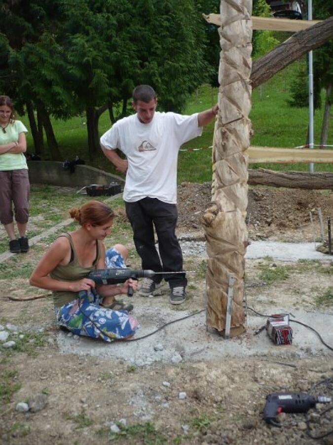 Баба Яга кани всички на нова къща в Ксилифор