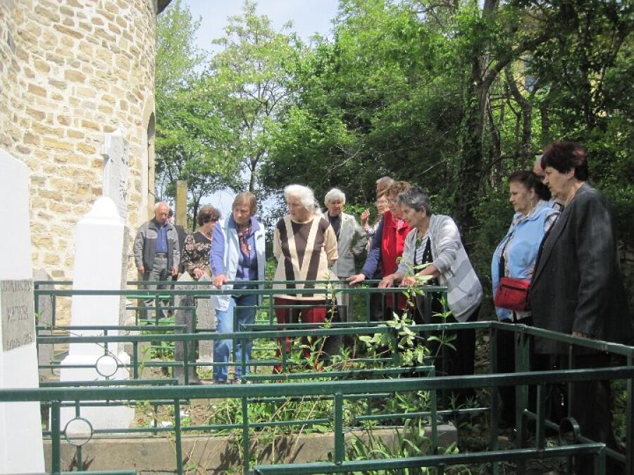 Туристи ветерани посетиха село Горна Студена