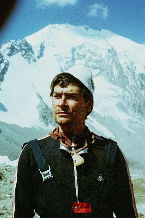 Фотоси, включени в изложбата "30 години след експедицията Памир 1985"