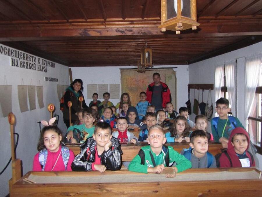 Есенно "Слънце в раницата"