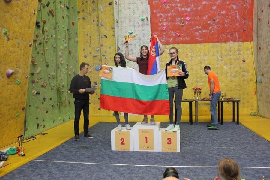 Състезанието по боулдър за деца, юноши и девойки