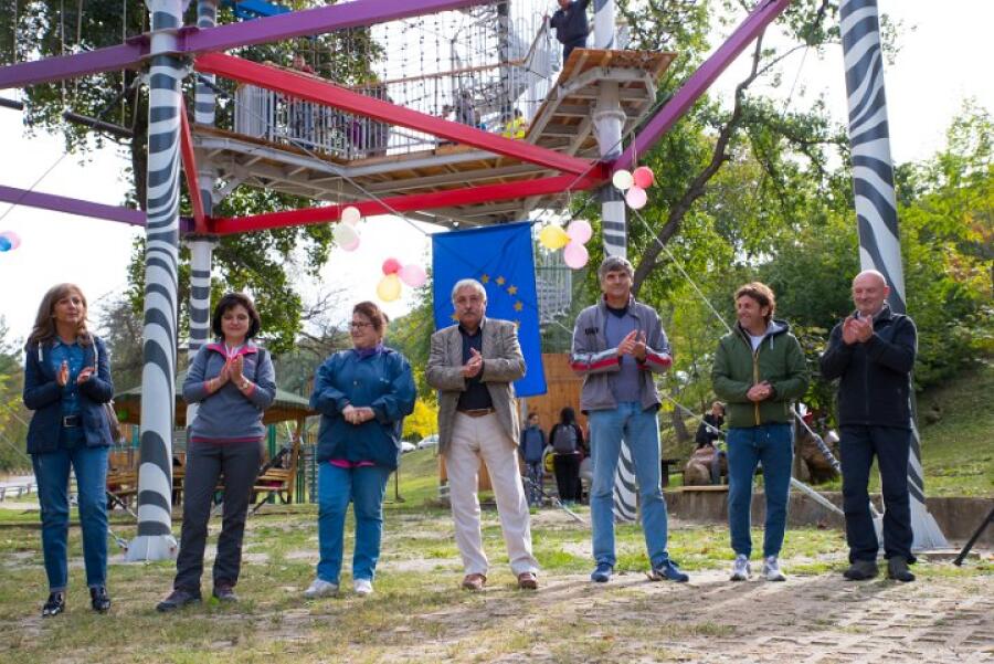 В парк Ксилифор откриха уникалния атракцион – въжена градина "Роуптопиа"