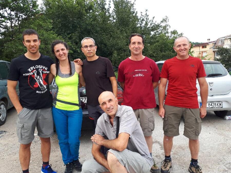 Експедицията до Кавказ се увенча с изкачването на връх Казбек