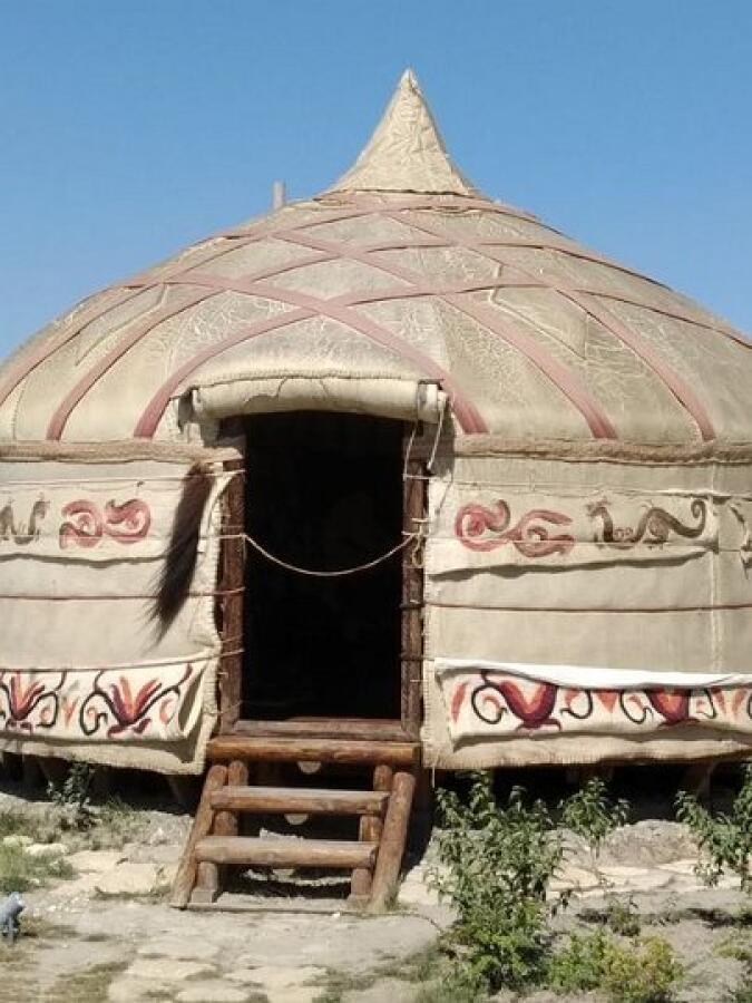 Клубът на туристите ветерани на поход за деня на туризма до Чумерна