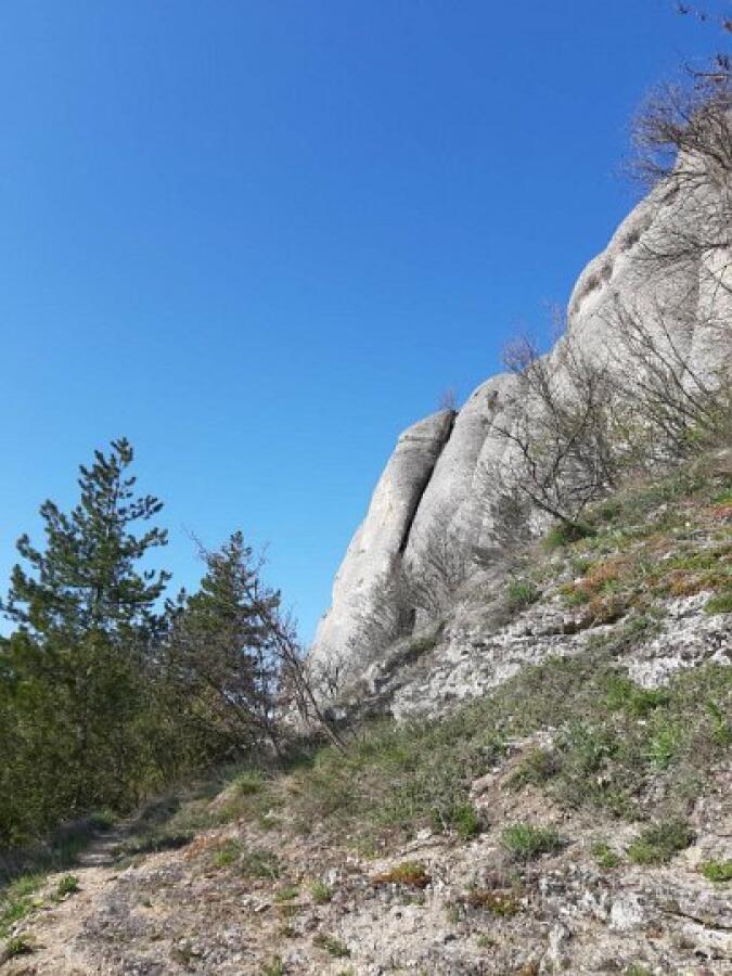 Клубът по пешеходен туризъм на екскурзия в шуменския край
