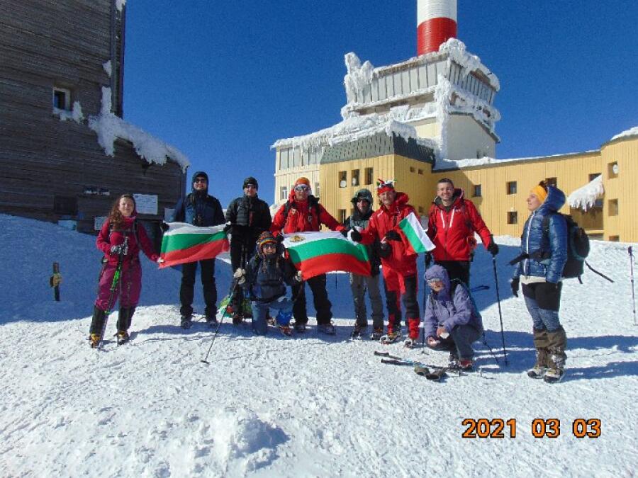 Алпинистите отбелязаха Трети март с изкачване на връх Ботев