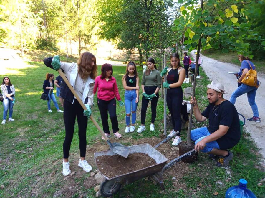 Еко-лагер на тема „Нашето бъдеще красиво, устойчиво, заедно: училищата и новият европейски Баухаус“