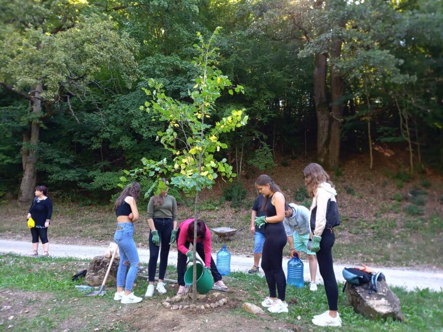 Еко-лагер на тема „Нашето бъдеще красиво, устойчиво, заедно: училищата и новият европейски Баухаус“