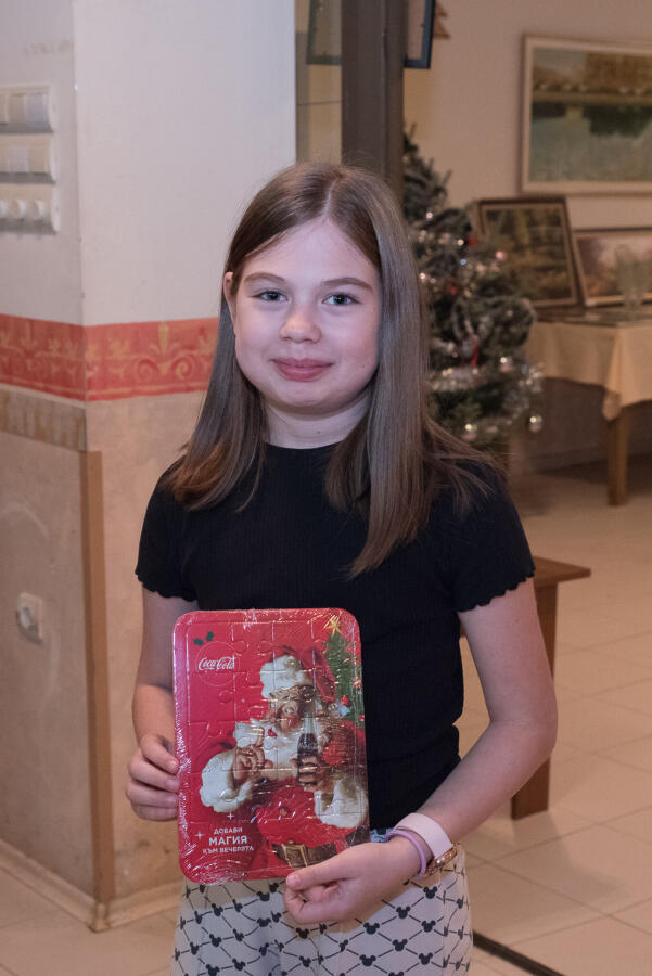 Коледен благотворителен бал