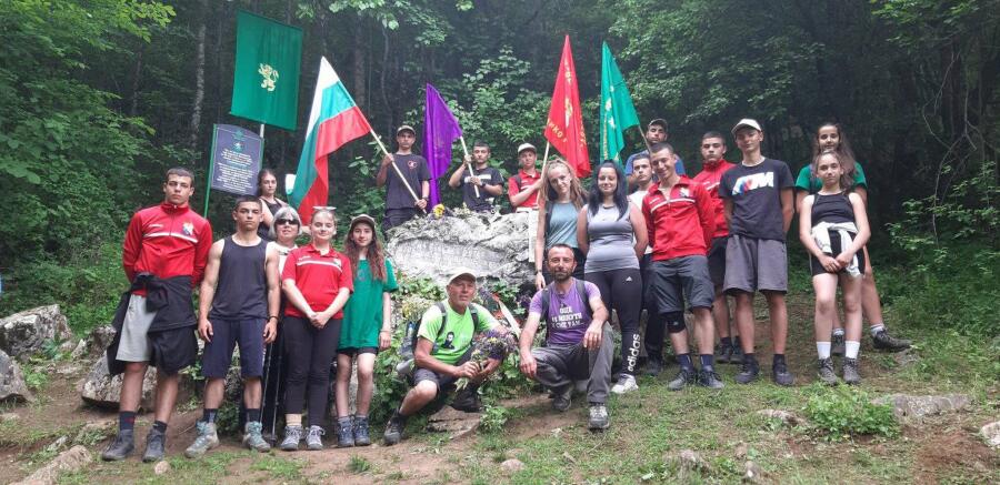 76 национален туристически поход "По пътя на Ботевата чета Козлодуй - Околчица"