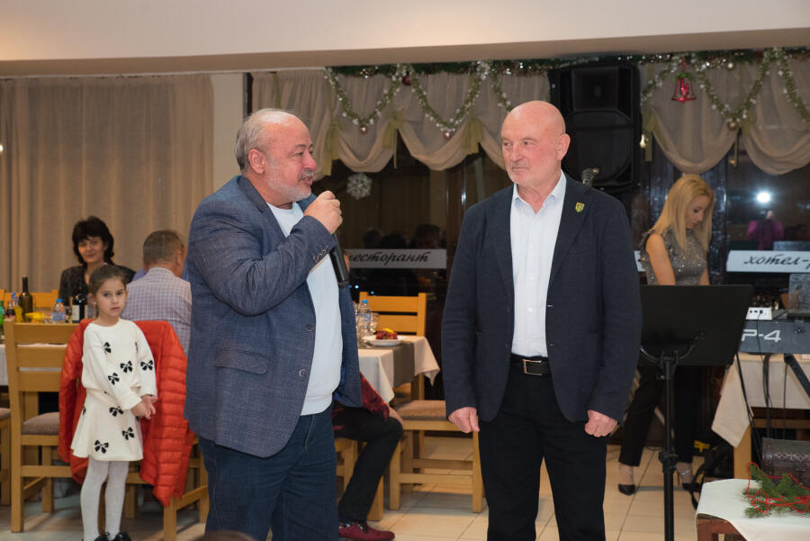 Осемнадесети коледен благотворителен бал