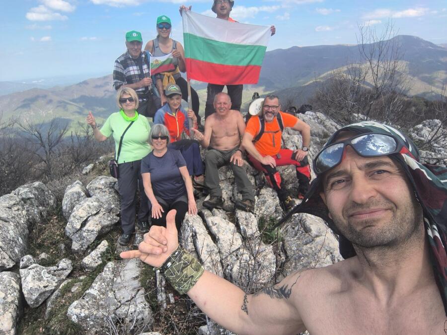 Туристите-пешеходци на поход в Западна Стара планина