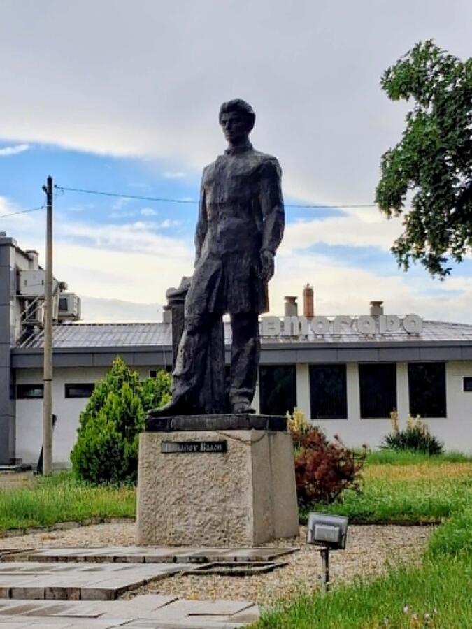 Клубът на туристите ветерани при ТД „Трапезица-1902“ – „Търновски хоризонти“ почете героите от Априлската епопея 1876 