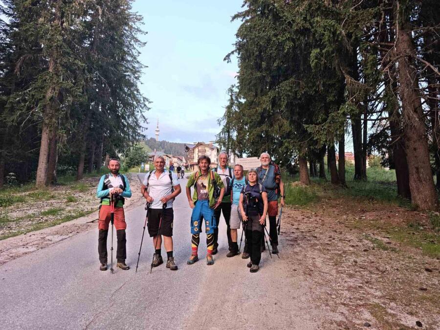 Групата на ТД „Трапезица - 1902“ с водач Боян Димов – по 14 дневния маршрут Е8, лято 2026