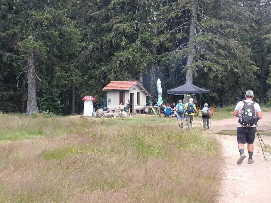 Групата на ТД „Трапезица - 1902“ с водач Боян Димов – по 14 дневния маршрут Е8, лято 2026