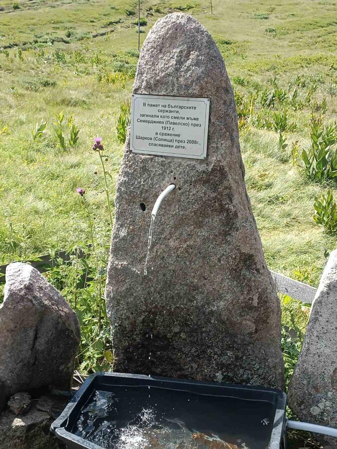 Групата на ТД „Трапезица - 1902“ с водач Боян Димов – по 14 дневния маршрут Е8, лято 2026