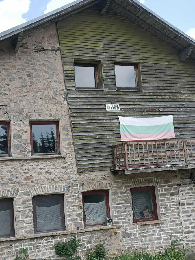 Групата на ТД „Трапезица - 1902“ с водач Боян Димов – по 14 дневния маршрут Е8, лято 2026