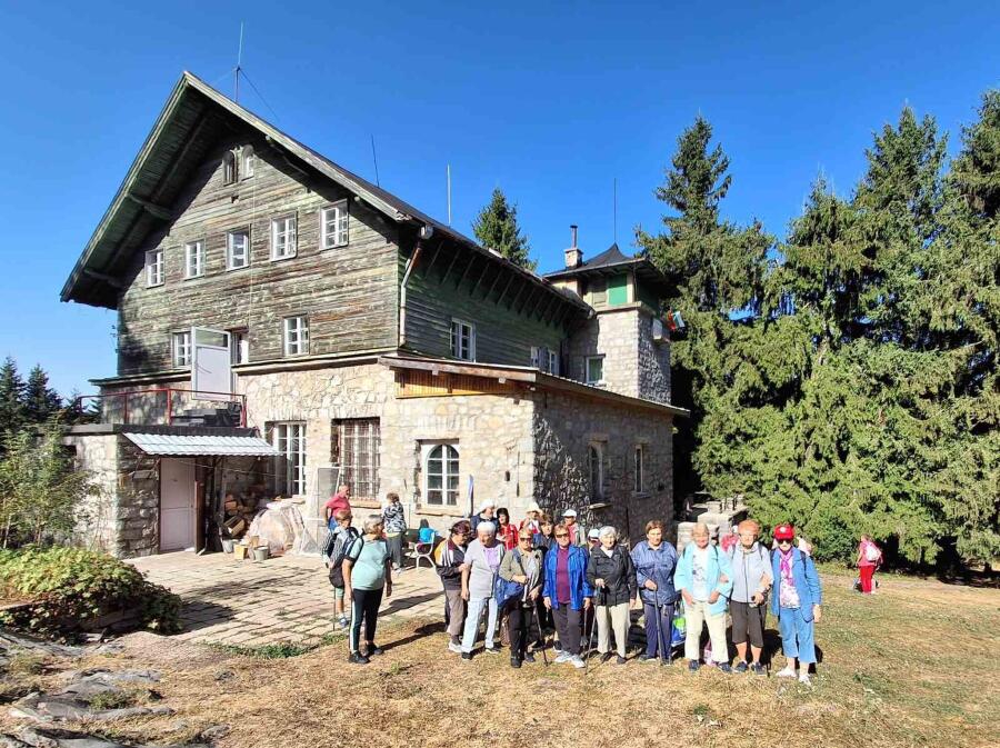 Туристите ветерани при ТД "Трапезица-1902" отбелязаха 131-та годишнина от началото на организирания туризъм в България