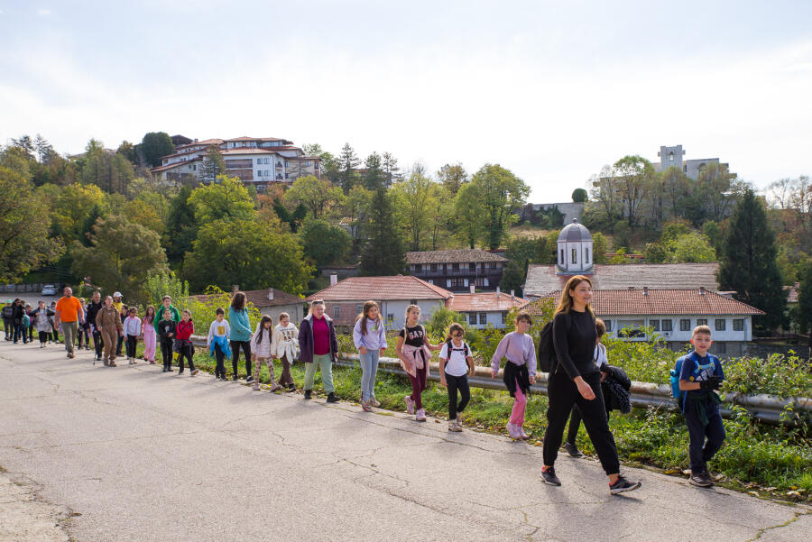 По пътеките към с. Арбанаси - трети етап на есенната кампания "Движи се и победи - 2026"