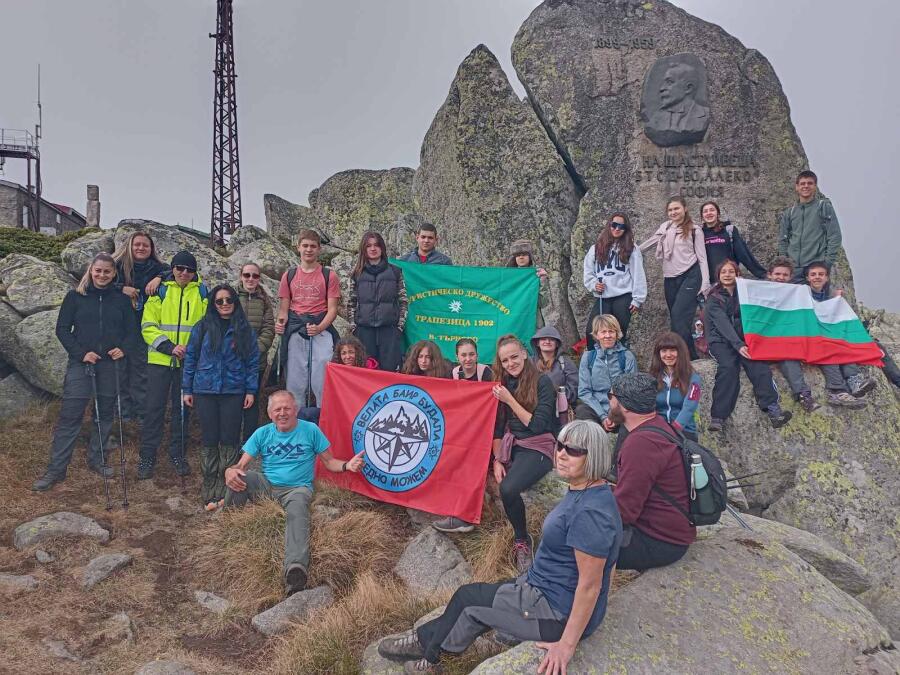 Младежите от ЮТК „Царевец“ при ТД „Трапезица-1902“участваха в „Скоростно изкачване на Копитото-2026“
